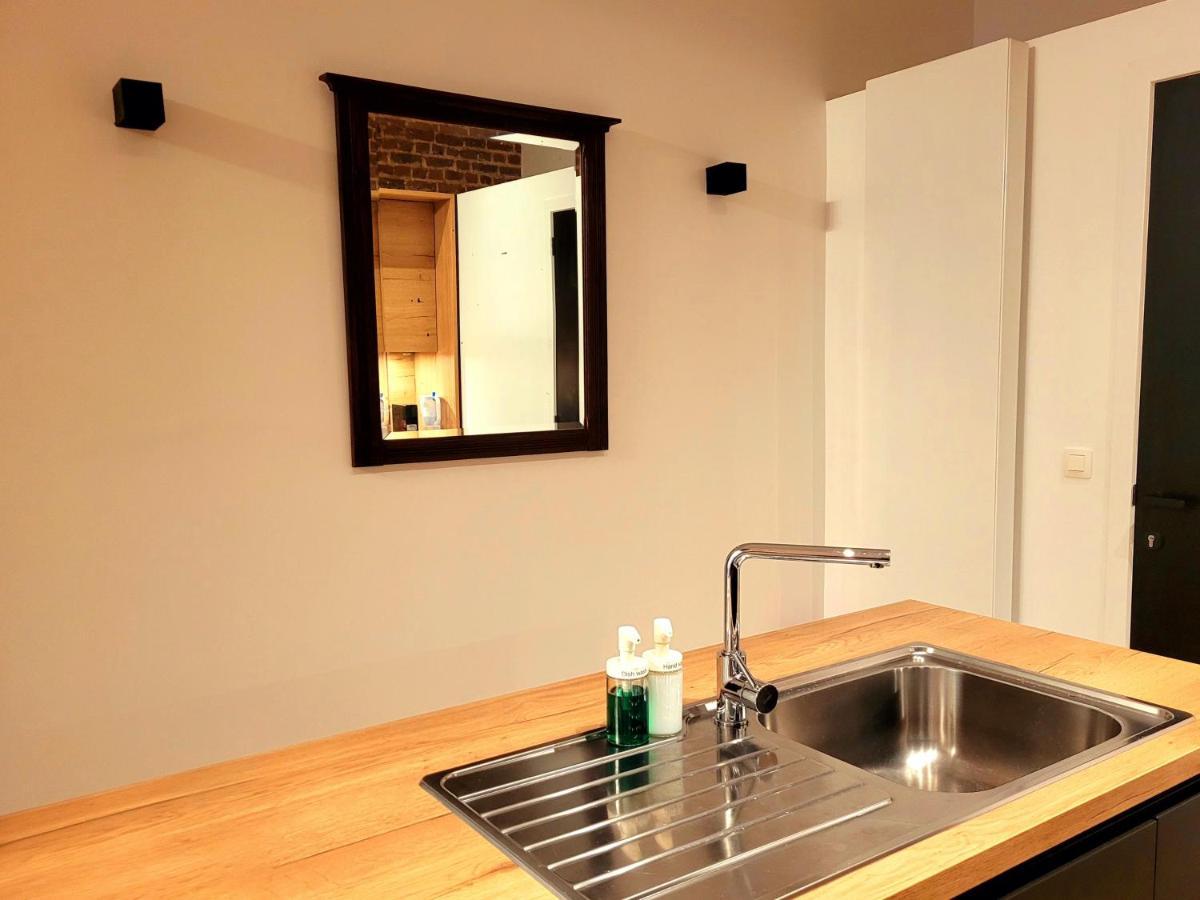 בריסל Brand New Camelia Room With Private Bathroom מראה חיצוני תמונה