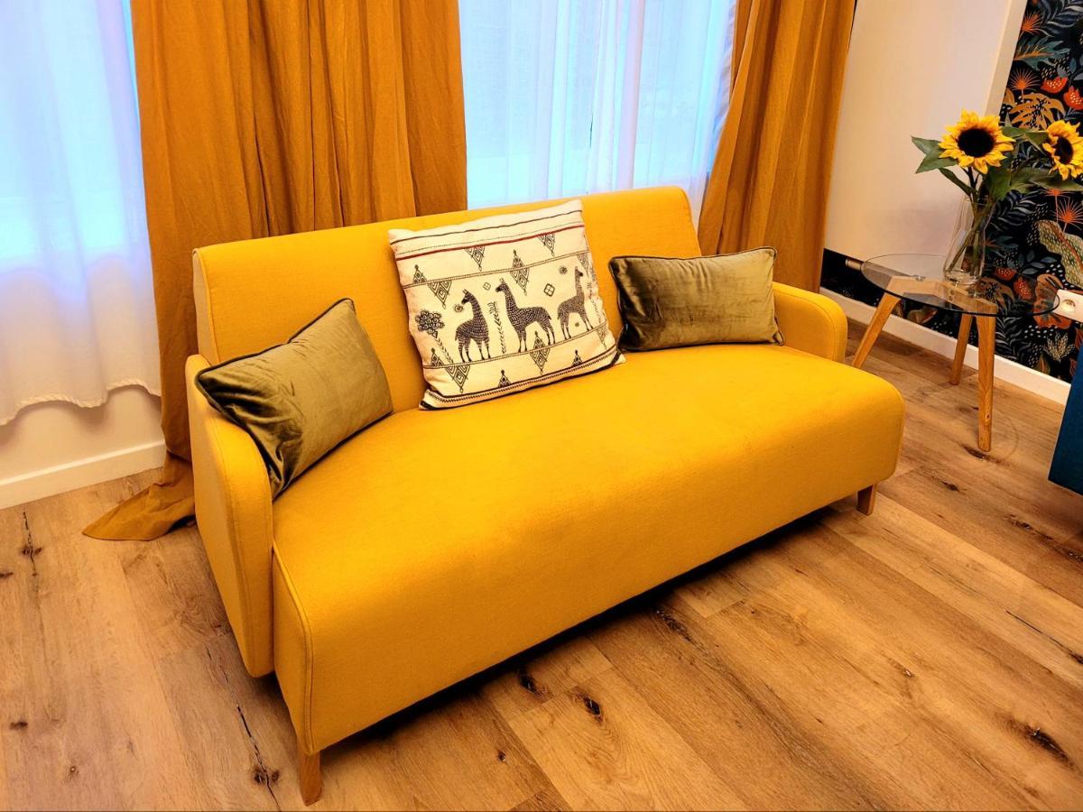 בריסל Brand New Camelia Room With Private Bathroom מראה חיצוני תמונה