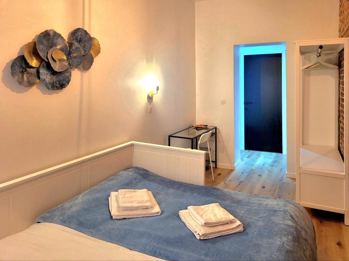 בריסל Brand New Camelia Room With Private Bathroom מראה חיצוני תמונה