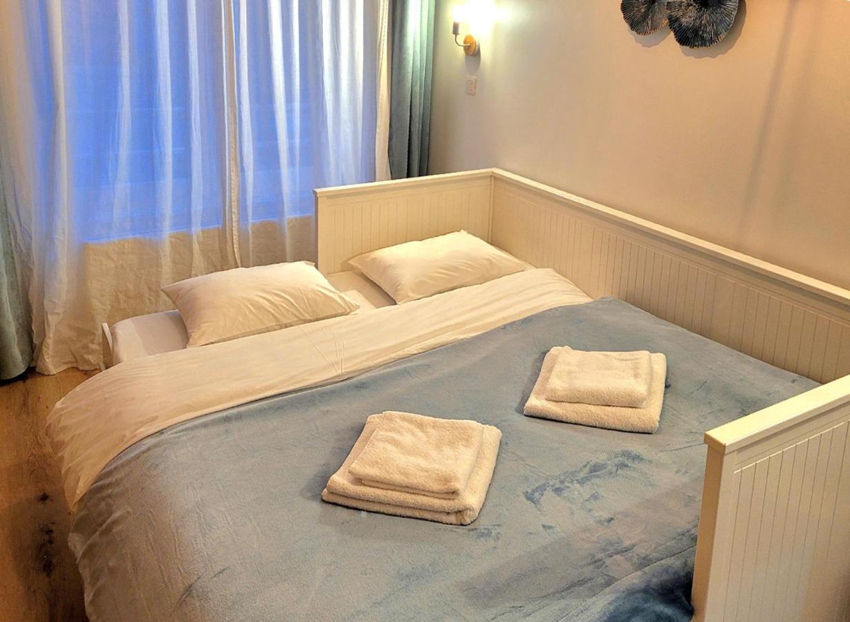 בריסל Brand New Camelia Room With Private Bathroom מראה חיצוני תמונה