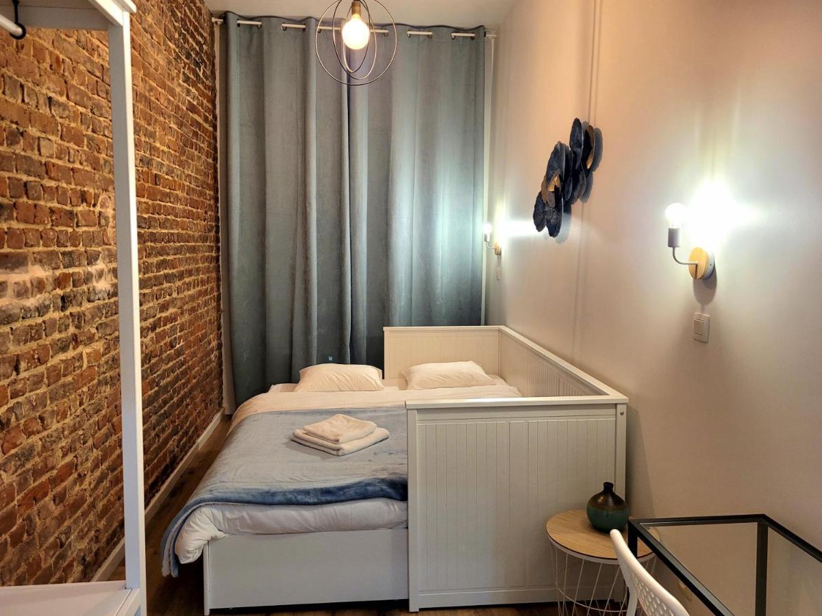 בריסל Brand New Camelia Room With Private Bathroom מראה חיצוני תמונה